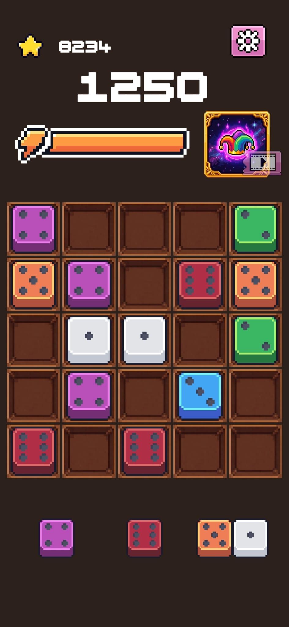 Dice Merge gameplay: a 5x5 wooden board with coloured dice and the current score above.